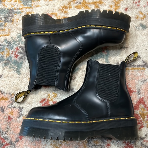 Dr. Martens Platform Chelsea Boot - Picture 2 of 7